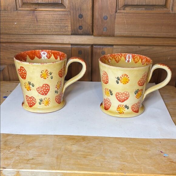 Vintage Italica ARS Handcrafted Strawberry and Floral Pattern Mugs - Set of 2 - Picture 6 of 11